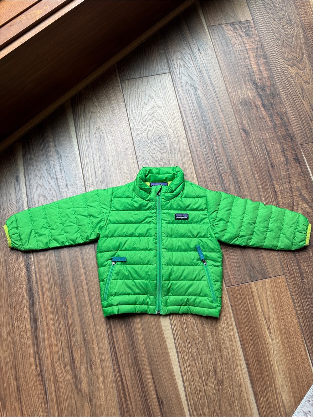 Very Good Patagonia Kids Bright Green Lightweight Puffer Jacket